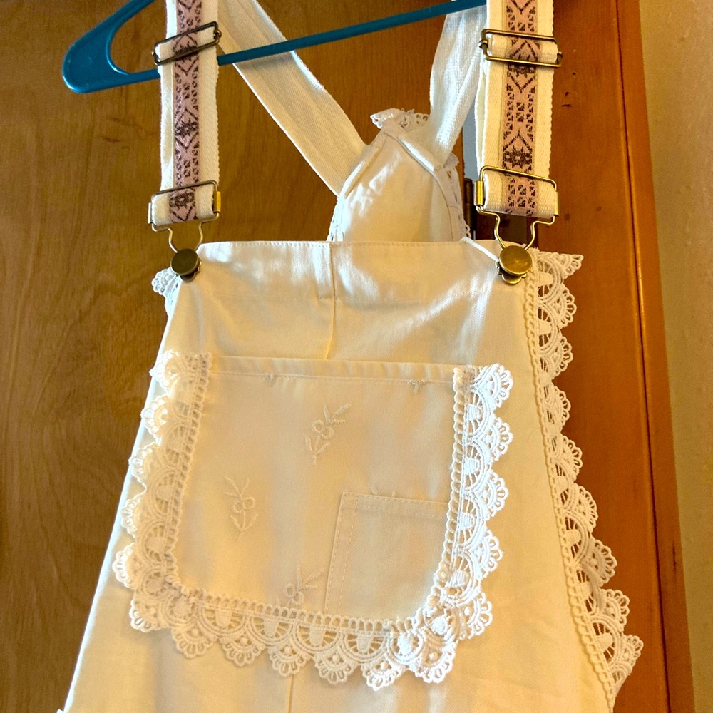 White Lace-Trim Pinafore Dress with Embroidered Pocket